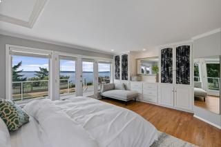 Luxury Water View 6BR Retreat with Hot Tub and Gym - 9