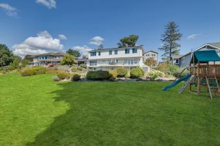 Luxury Water View 6BR Retreat with Hot Tub and Gym - 5