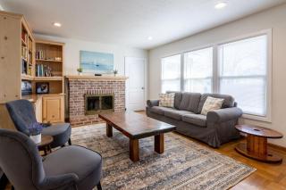 Quaint and Charming 4BR Tranquil Palo Alto Retreat - 3