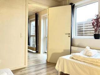 Spacious Apartment for 8 - Esbjerg - 3