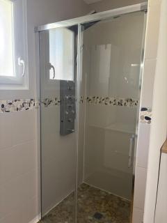 Chambre avec douche, WC et terrasse privative - Saint-Vincent-de-Tyrosse - 2