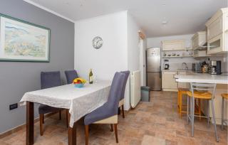 Beautiful Apartment In Kostrena - Kostrena - 7