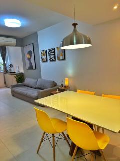 Perfect retreat 2 blocks from the beach - 8