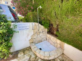 Seaside Sun Kissed House with Pool in Tourist Area - Paphos - 9