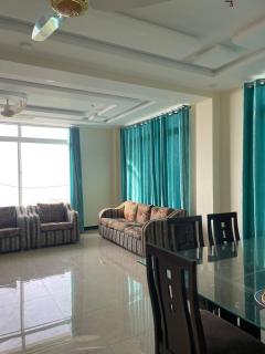 Luxury 4-BHK,Central Apartment - Murree - 7