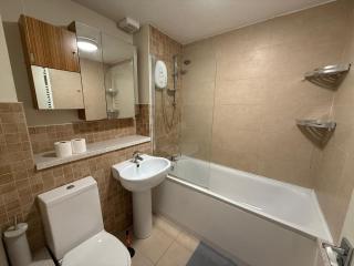 Great for contractors- Flat in Chelmsford with parking for 3 people WITH WIFI - - 5
