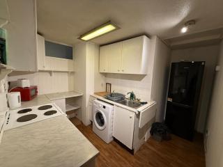 Great for contractors- Flat in Chelmsford with parking for 3 people WITH WIFI - - 2