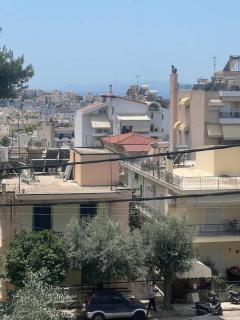 Sunny Escape in Alimos, close to the beach - 1