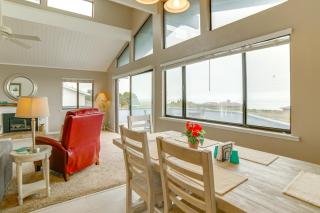 Beach Access and Hot Tub Coastal Gem in Manchester - Manchester - 5