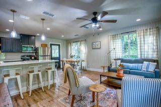 Pet Friendly Fire Pit Sleeps 30 - Kyle - 5