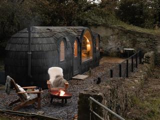 Y Caban - A Luxury Rural Retreat with Seaviews - Amlwch - 0