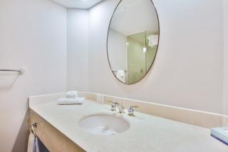 King Studio Suite at Highland Estates-Heated Pool - Shanty Bay - 0