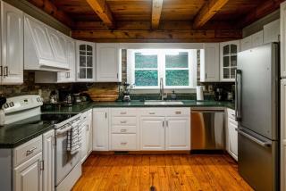 Cabin In Lake Lure Getaway - Lake Lure - 3