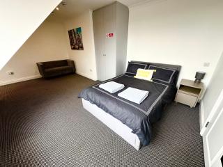 Stylish Modern, Private Apartment,15 Mins To Central London - 9