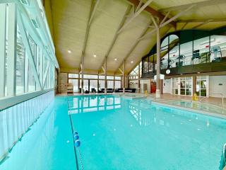 King Suite Sauna Kitchen and heated Pool - 8