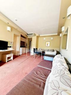 Sky Apartment 1BR Golden Sands - 7