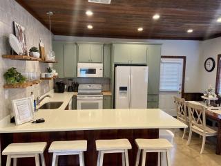 River Access Pet Friendly Fishing Sleeps 4 - Kyle - 9