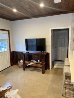 River Access Pet Friendly Fishing Sleeps 4 - Kyle - 5