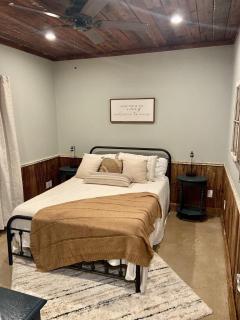 River Access Pet Friendly Fishing Sleeps 4 - Kyle - 2