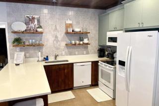 River Access Pet Friendly Fishing Sleeps 4 - Kyle - 4