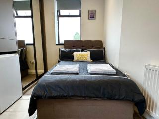 Unique Modern, Private Apartment,15 Mins To Central London - 5