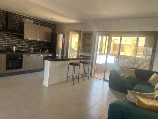 Sunny modern Apartment- Ocean & Pool view in Al Mansouria - Mansouria - 3