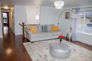 Lovely Home, centrally located! - Marlborough - 1
