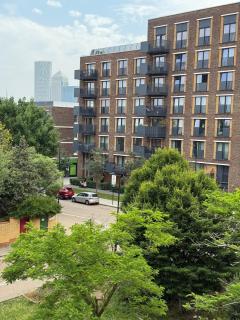 Stunnin 2BR , 2BA Flat Canada Water, private parking - 0