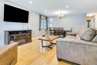 8 Mi to Central Minneapolis Modern Home with Yard - Minneapolis - 0