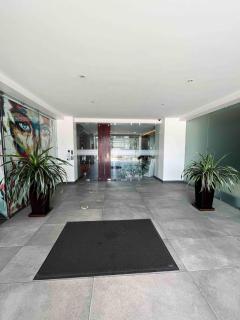 Cozy and Centric Apartment in Zone 10, Fontabella Square - 9