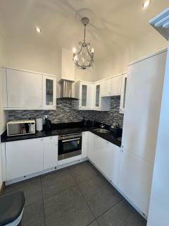 Cute and Comfy Apartment - 8
