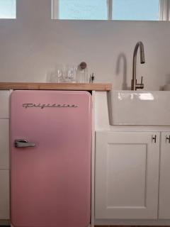 SoOak Cottage Guest Suite - 2