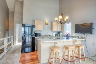 Eagle View Escape - Private Lakefront Estate - 3