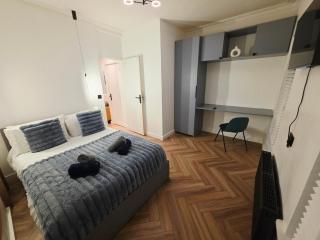 2 Bedroom Apartments Near Anfield Stadium - Sleeps 4 per Flat - Liverpool - 6