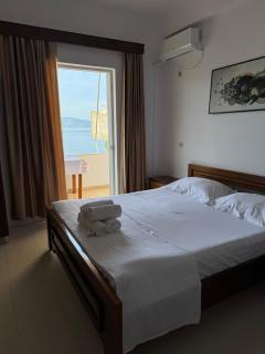 Beachside Golden Stay - Saranda - 2