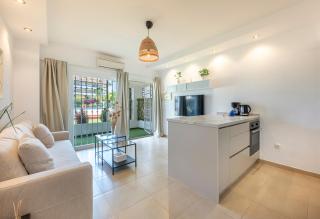 Cozy 1 Bedroom Apartment with 2 Pools & Tennis Court - Marbella - 7