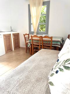 Kirki Rooms & Studios on the Hill - Parikia - 3
