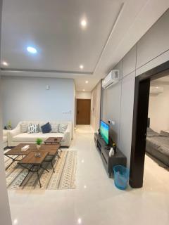 Luxury 3 bedroom apartment شقة بغرف نوم وصالة - Buraymān - 0