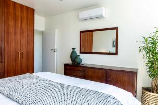 Renovated remote-work 3 bed gem with ACs & views! - Kaapstad - 3