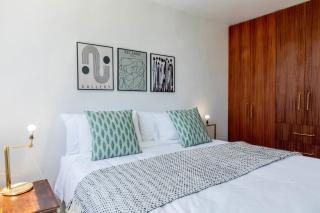 Renovated remote-work 3 bed gem with ACs & views! - Kaapstad - 2