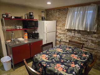 Cozy Studio on the fashionable East Side - Milwaukee - 4
