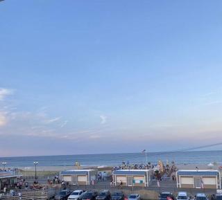 Penthouse on the beach - penthouse balcony and ocean views bay breeze sleeps 8 comfortably - Seaside Heights - 3