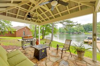Waterfront Gem on Lake Martin with Kayaks and Dock! - Eclectic - 9