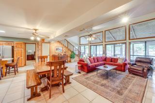 Waterfront Gem on Lake Martin with Kayaks and Dock! - Eclectic - 8