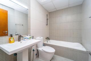 Luxury 2 bedroom next to beach with swimming pool gym and kids play area - Ajman - 5