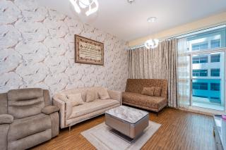 Luxury 2 bedroom next to beach with swimming pool gym and kids play area - Ajman - 8