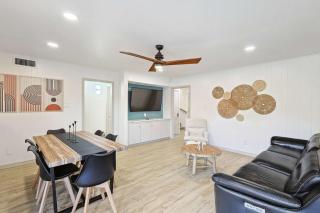 Spectacular 6BR 2,5BA Holiday Home with Pool - Dallas - 3