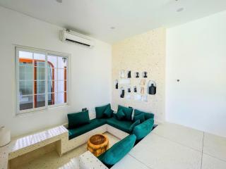 Kuta Mansion 2 - Best Deal in town, 1bedroom, Full AC, Kuta, Lombok - 2