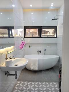Cozy Duafe Villa 3BR 24hr Security WiFi East Legon - Ogbojo - 8