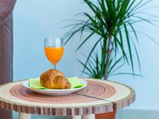 Feel Good Apartment - Two-Bedroom Apartment with Terrace and Garden View - 0